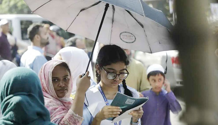 মাধ্যমিকে বসেছে সোয়া ১৯ লাখ পরীক্ষার্থী